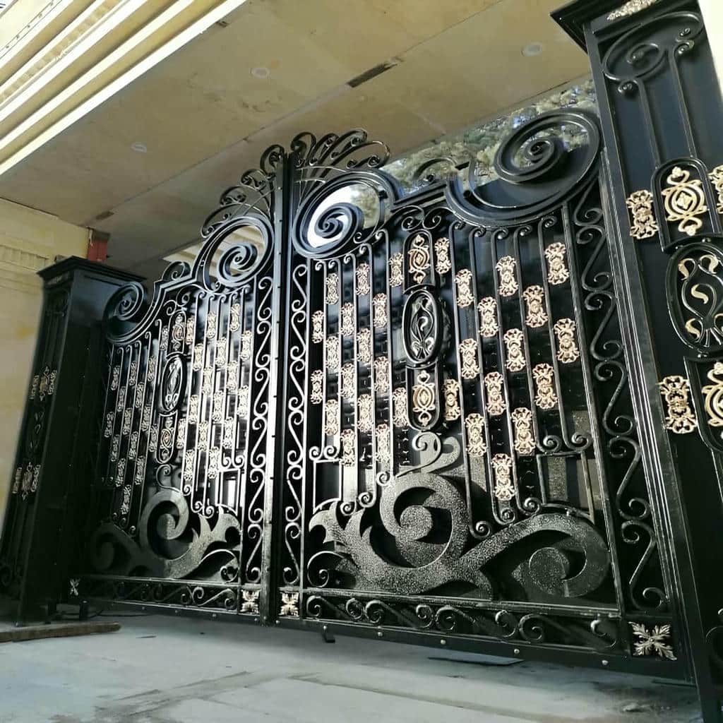 villa-door-wrought-iron-gk.jpg آشنایی با درب حیاط لاکچری در مشهد