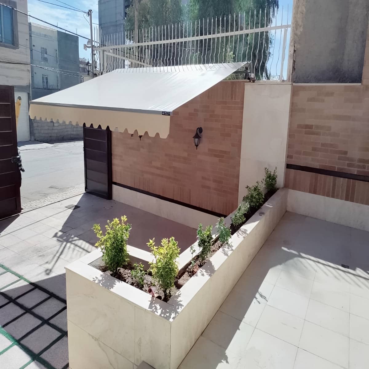 مکانیزم عملکرد سایبان برقی در مشهد با سنسور باد مکانیزم عملکرد سایبان برقی در مشهد با سنسور باد
