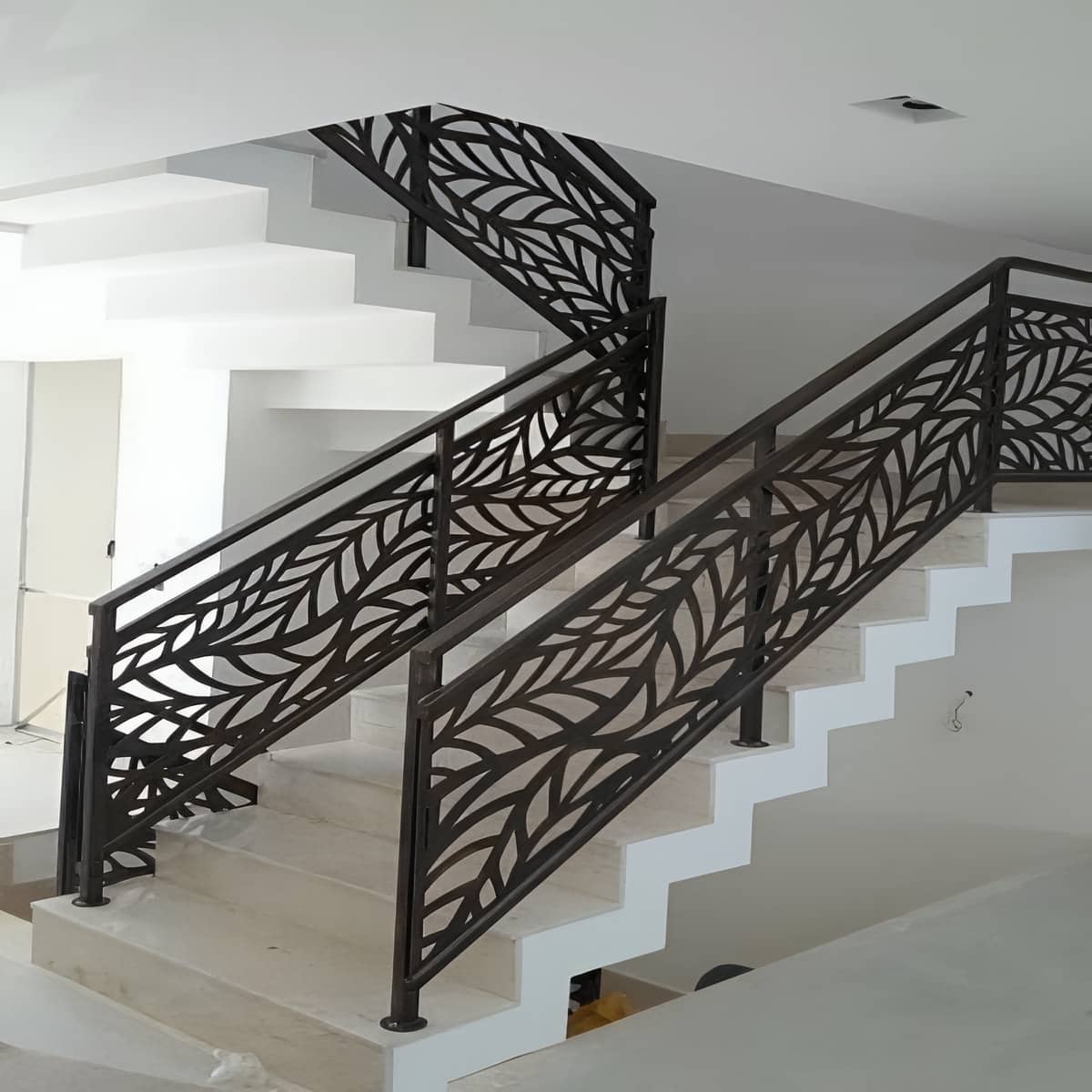 پنل نرده سی ان سی مشهد با رنگ مشکی مات پنل نرده سی ان سی مشهد با رنگ مشکی مات