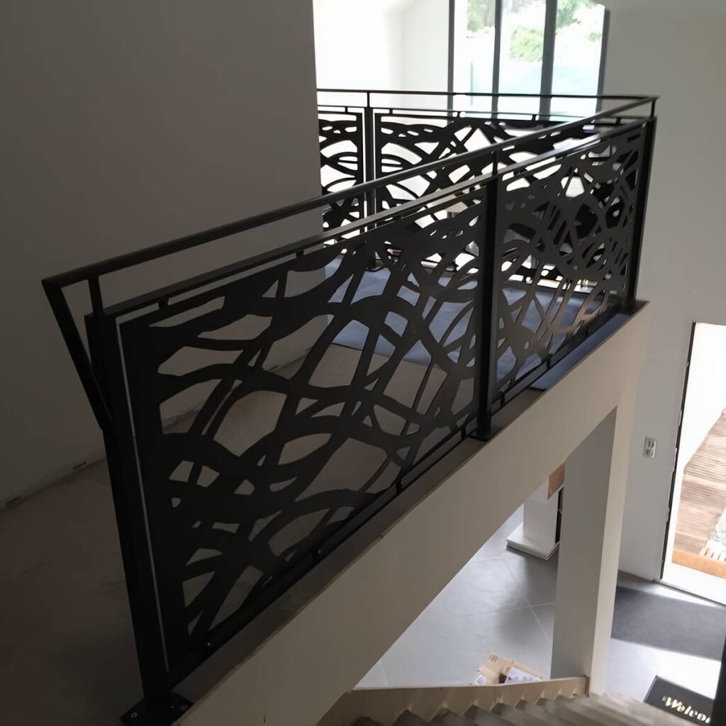 خرید نرده لیزری روف گاردن در مشهد