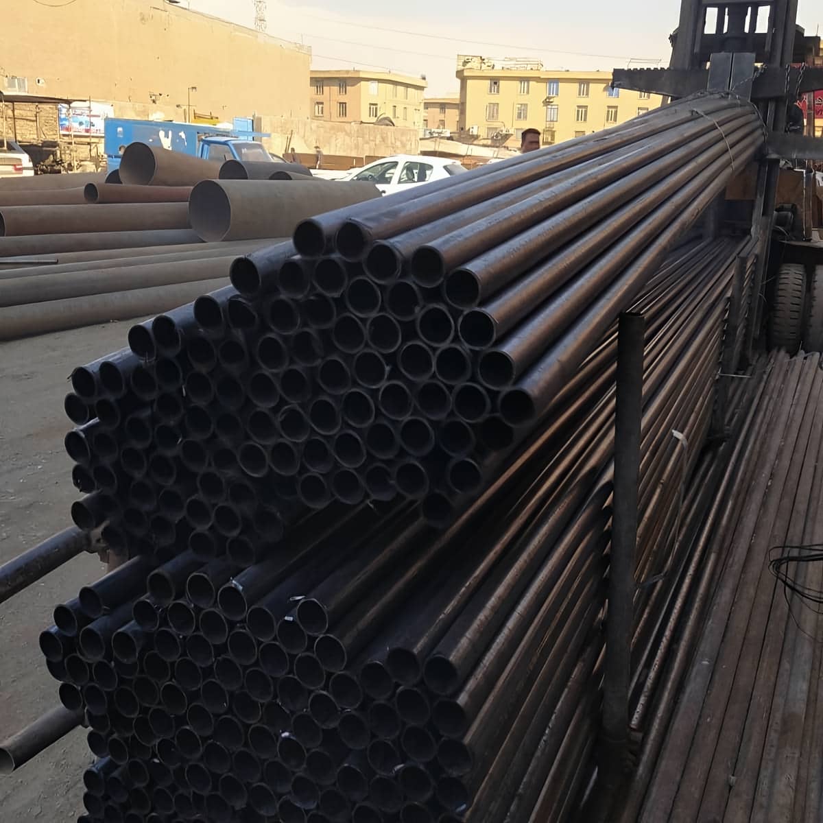داربست مغازه پاساژ و مراکز تجاری برای تعمیر تابلو در مشهد داربست مغازه پاساژ و مراکز تجاری برای تعمیر تابلو در مشهد