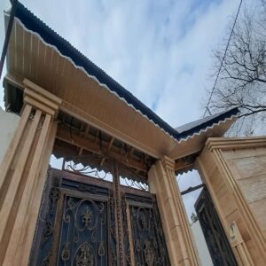 آردواز پارکینگ مشهد با پوشش خاکستری روی سازه فلزی