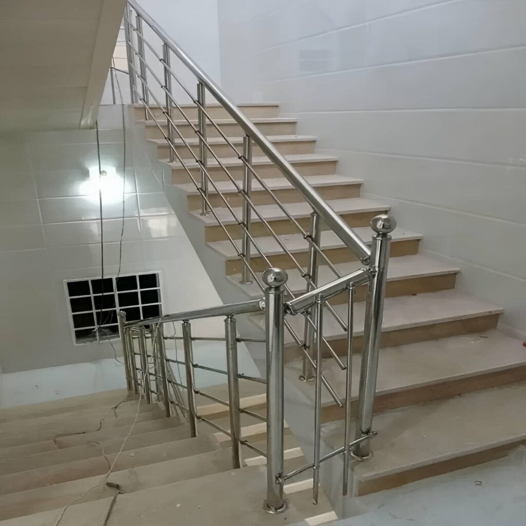 سفارش نرده استیل بالکن با بررسی ایمنی در مشهد
