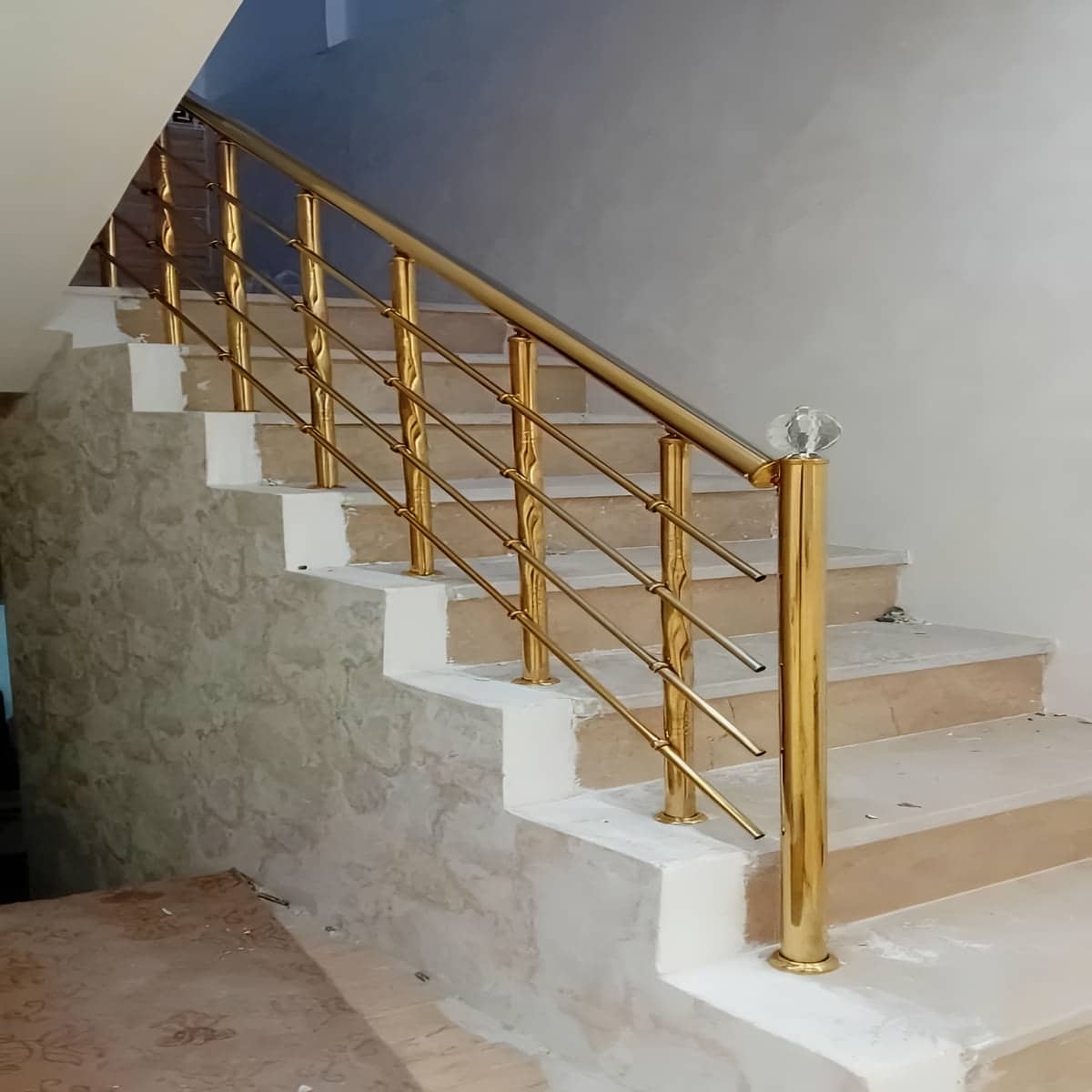 نرده استیل تراس در مشهد با سطح ضد زنگ براق