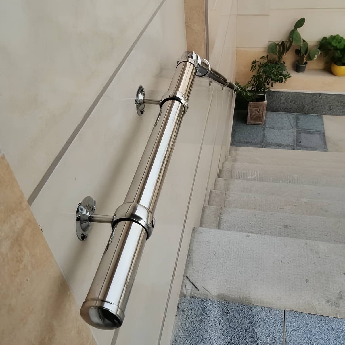 هندریل استیل دیواری در مشهد با لوله براق ساده هندریل استیل دیواری در مشهد با لوله براق ساده