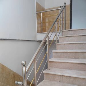 طراحی نرده استیل سفارشی پروژهای در مشهد