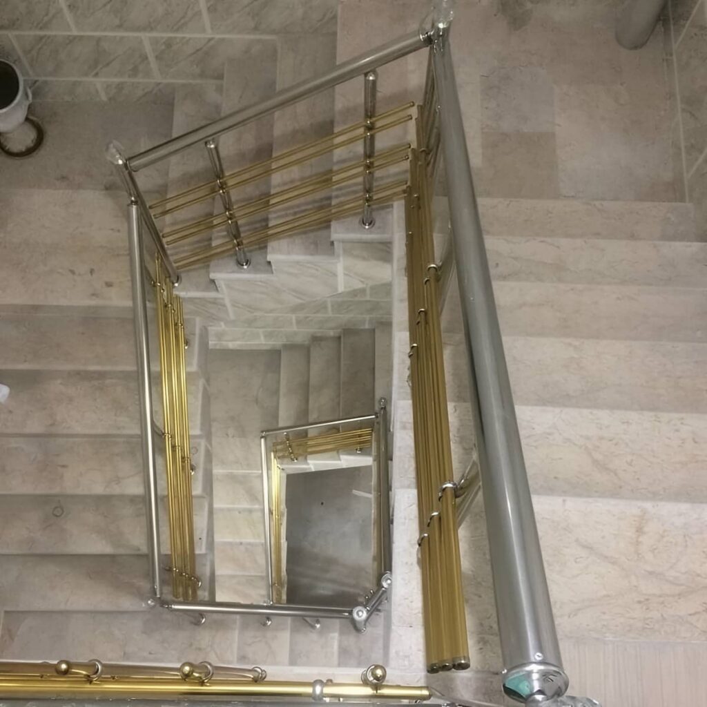 خرید نرده استیل ترکیبی با چوب در مشهد