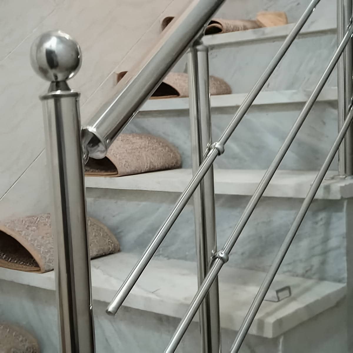 هندریل استیل دیواری در مشهد مناسب راهرو عمومی هندریل استیل دیواری در مشهد مناسب راهرو عمومی