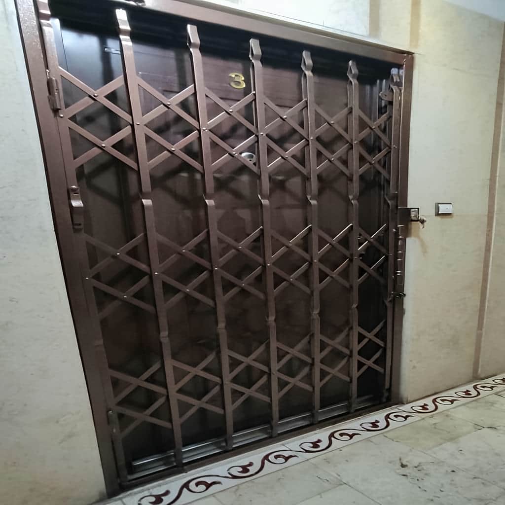 خرید درب آکاردئونی سه گل تسمه متناسب با ورودی در مشهد خرید درب آکاردئونی سه گل تسمه متناسب با ورودی در مشهد