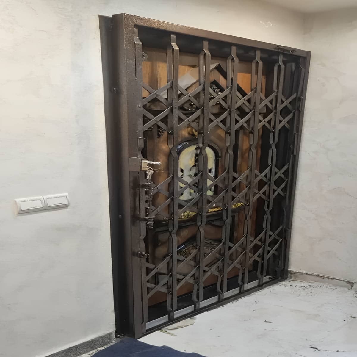 انتخاب ریل درب آکاردئونی پنج گل دوبل برای نصب در مشهد