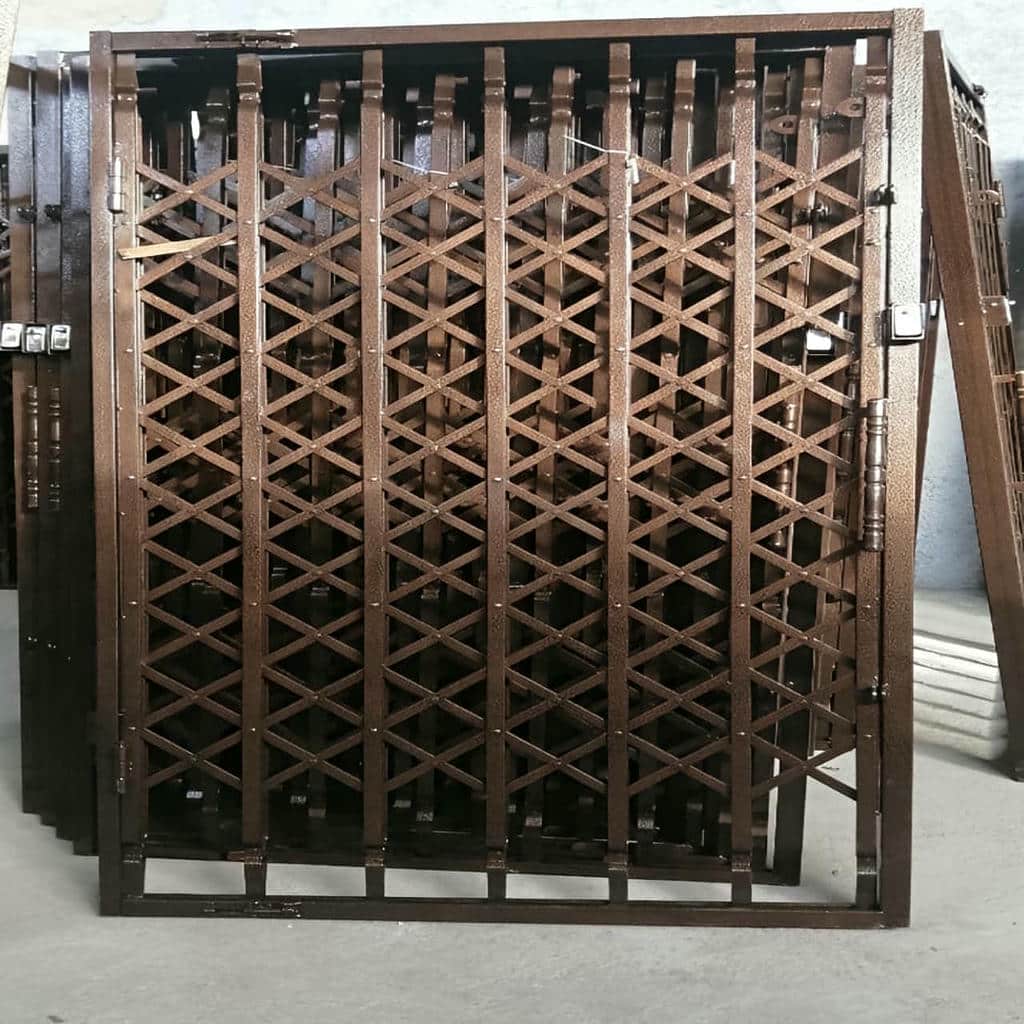 خرید حفاظ آکاردئونی درب واحد مسکونی برای ورودی خانه در مشهد