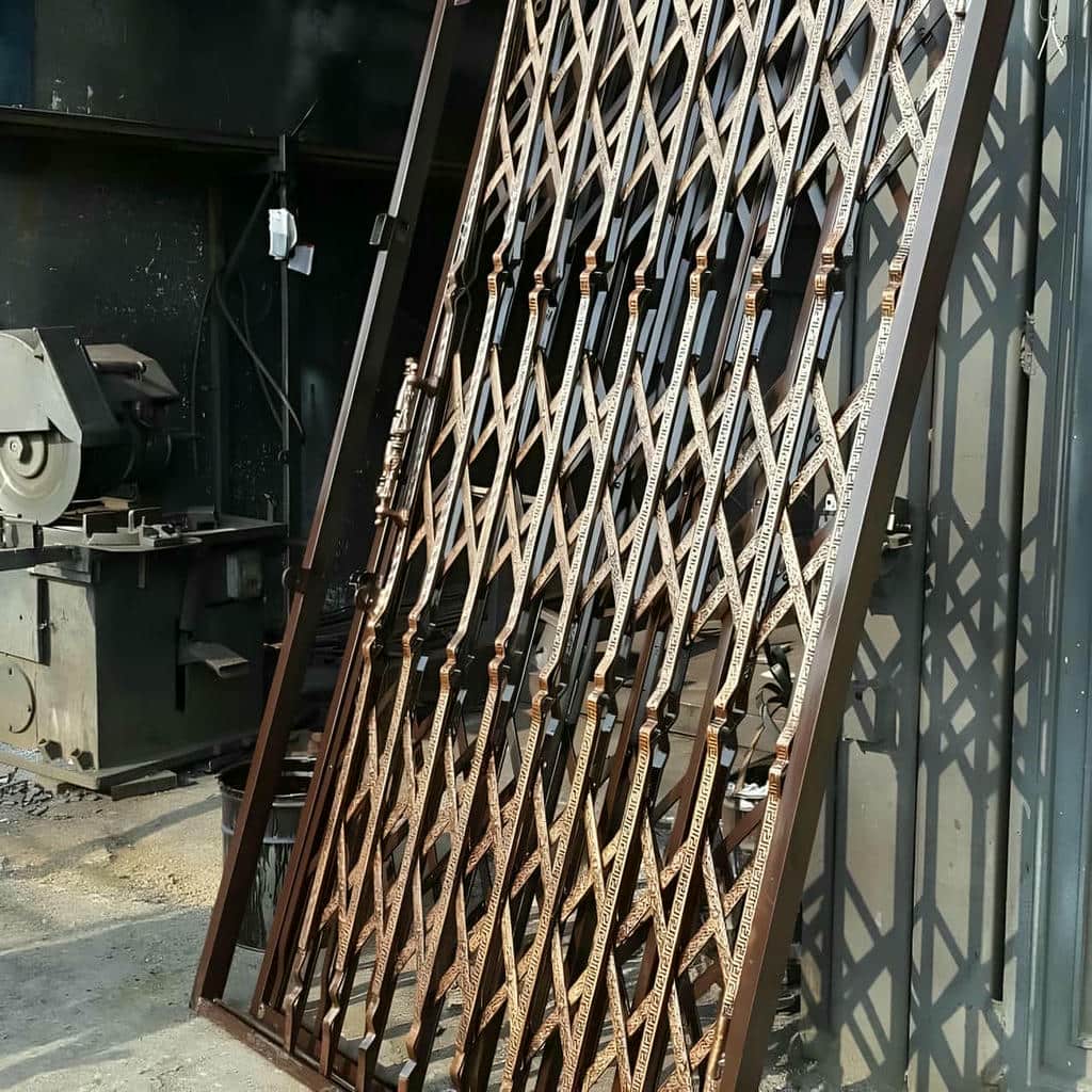 خرید آنلاین حفاظ درب آپارتمان ضد دیلم برای ساختمان در مشهد