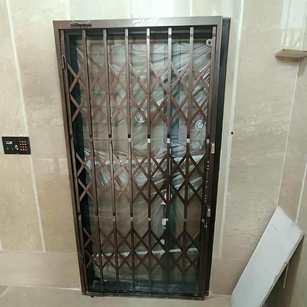 خرید حفاظ درب آپارتمان ضد دیلم برای ورودی واحد در مشهد خرید حفاظ درب آپارتمان ضد دیلم برای ورودی واحد در مشهد