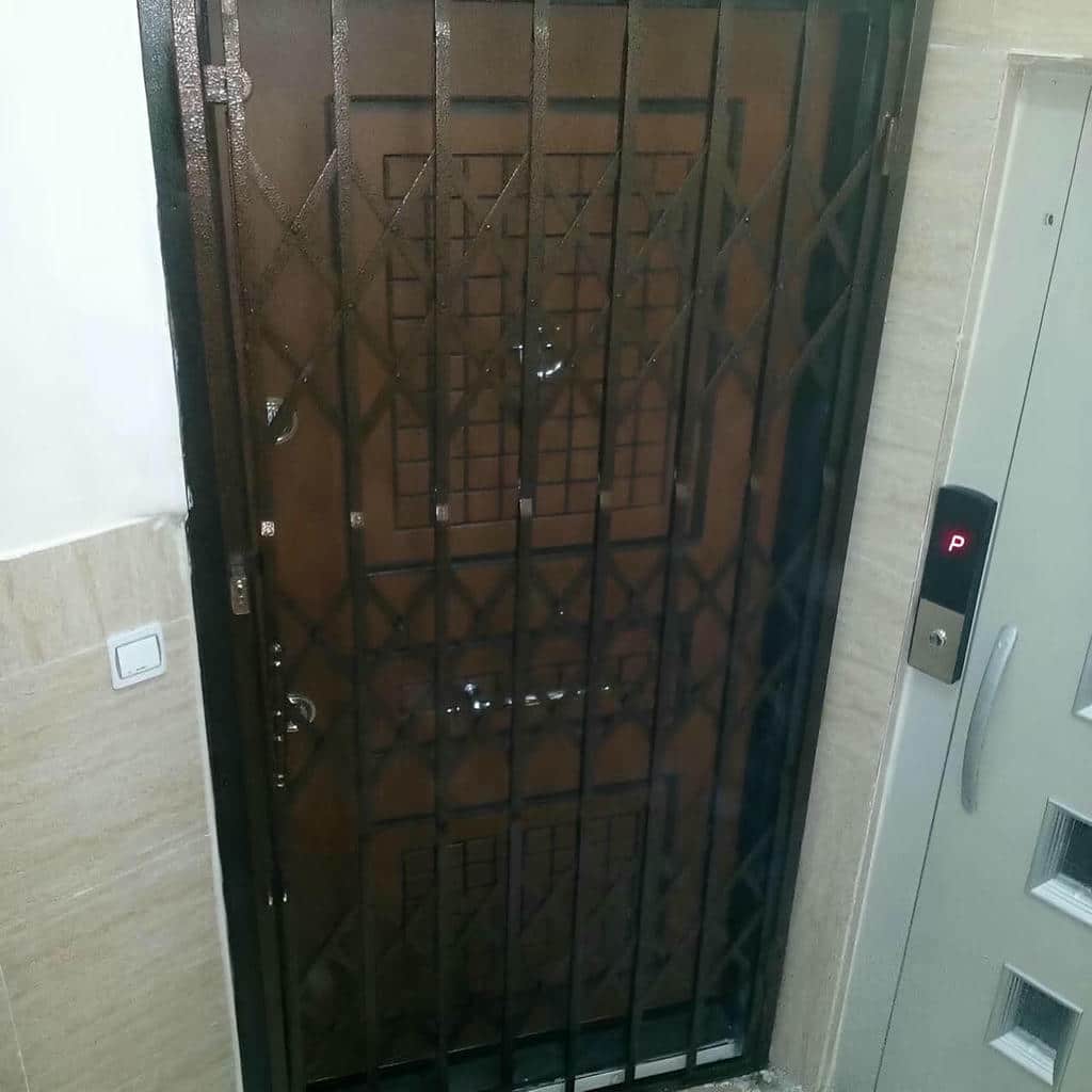 بررسی فضای جمعشدن درب ریلی آکاردئونی کم جا پیش از سفارش در مشهد فضای جمعشدن درب ریلی آکاردئونی کم جا پیش از سفارش در مشهد