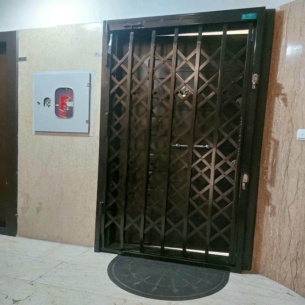 سفارش درب ریلی آکاردئونی کم جا با جهت حرکت مناسب در مشهد سفارش درب ریلی آکاردئونی کم جا با جهت حرکت مناسب در مشهد