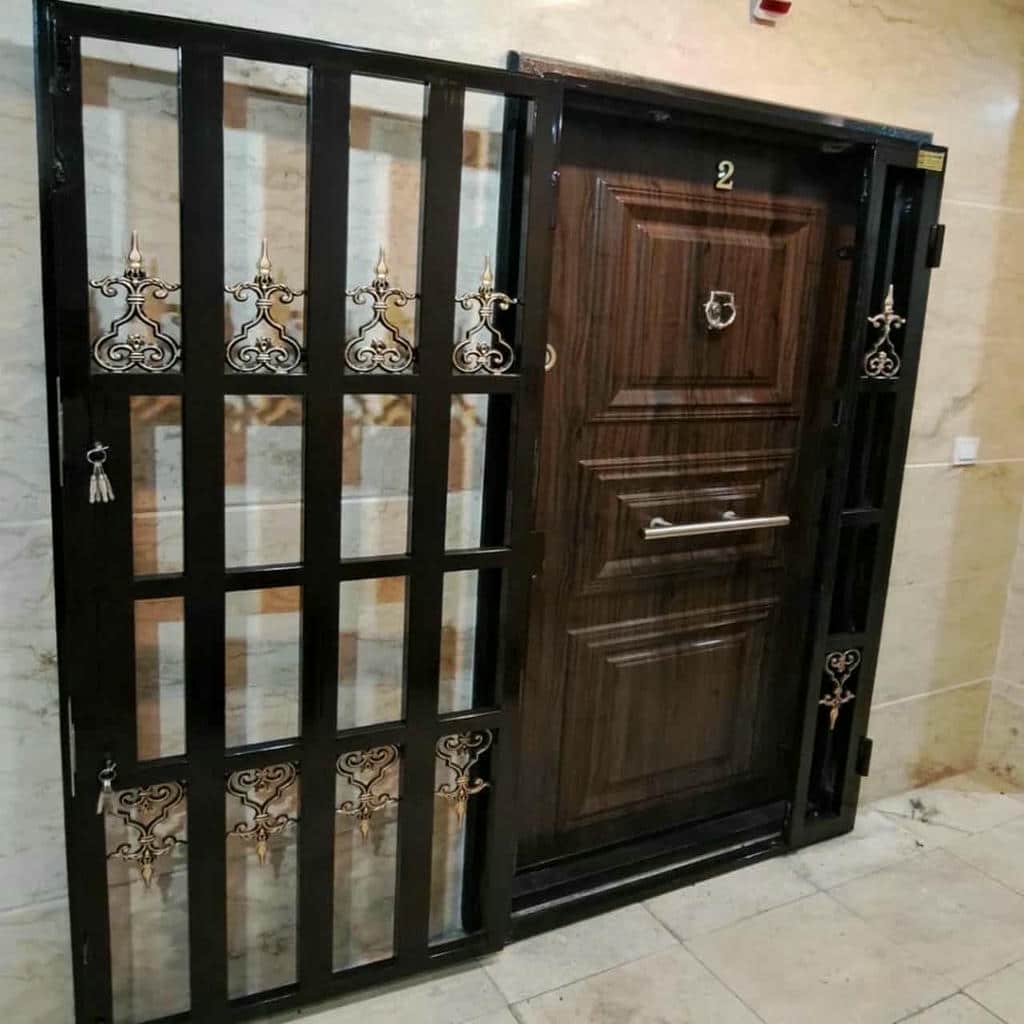 اجرای درب آکاردئونی پنج گل دوبل با جهت حرکت مناسب در مشهد