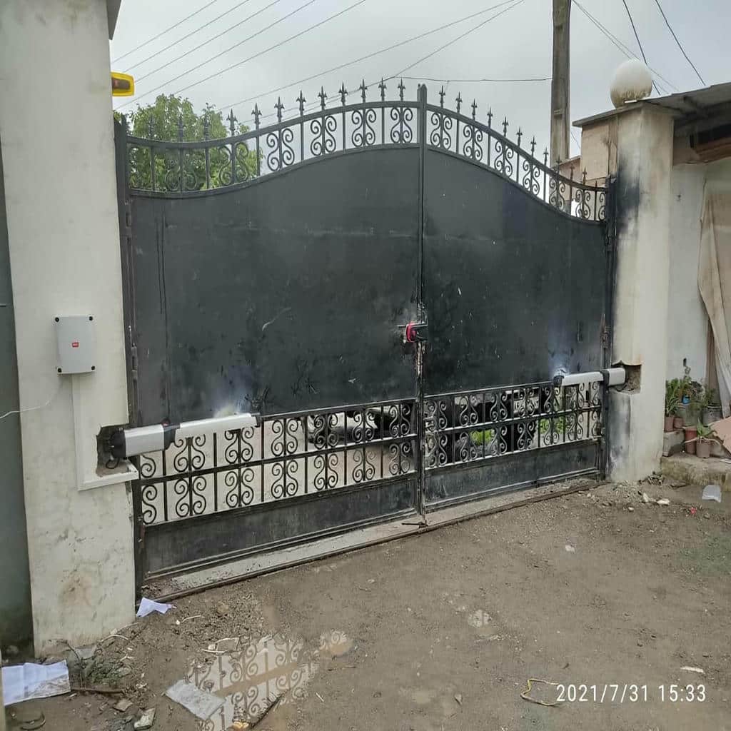 سفارش جک درب حیاط دو لنگه سنگین در مشهد