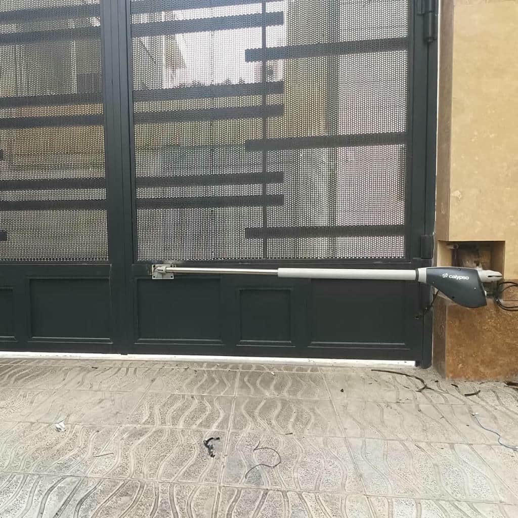 خدمات نصب جک درب پارکینگ الکترومکانیک خانگی در مشهد