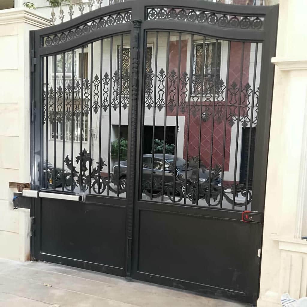 جک درب حیاط دو لنگه سنگین با تابلو فرمان در مشهد