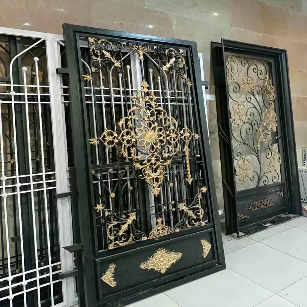 خرید درب پارکینگ کلاسیک کتیبه دار در مشهد