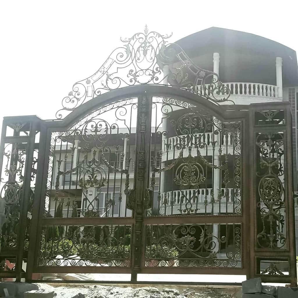 نصب درب ویلایی CNC پنل مشبک دو لنگه در مشهد نصب درب ویلایی CNC پنل مشبک دو لنگه در مشهد