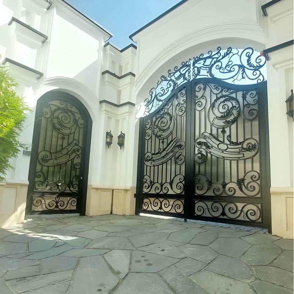 راهنمای انتخاب درب حیاط CNC پنل مشبک برای ورودی در مشهد