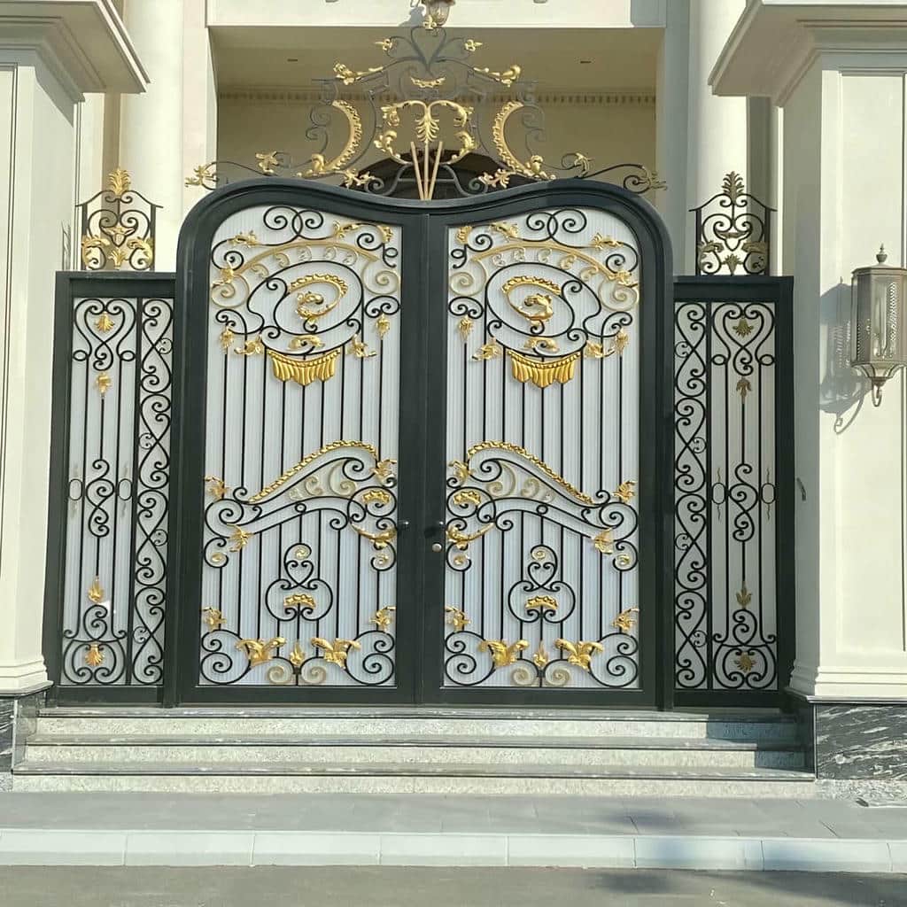 مدل افقی درب پارکینگ ساده پروفیلی برای نمای ساختمان در مشهد
