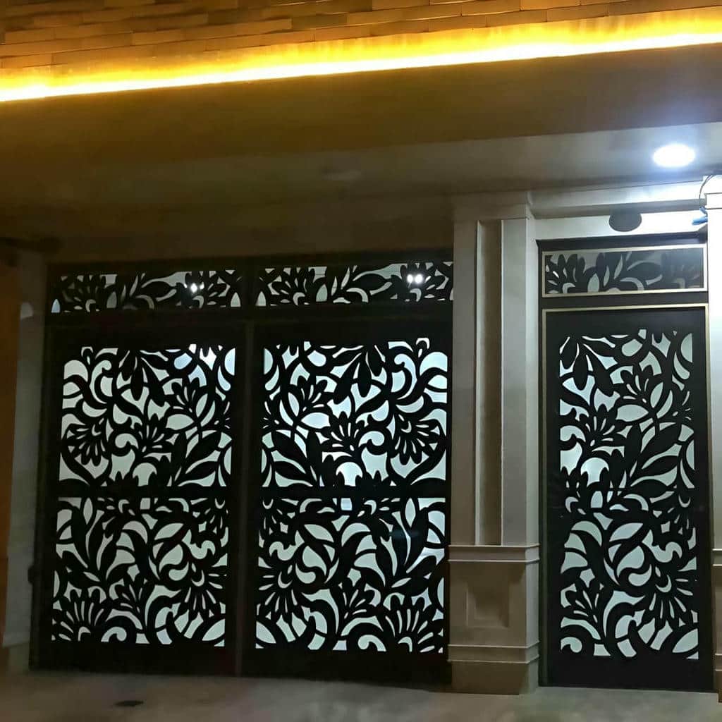 تولید درب ویلایی دو لنگه ماشین رو مشبک در مشهد