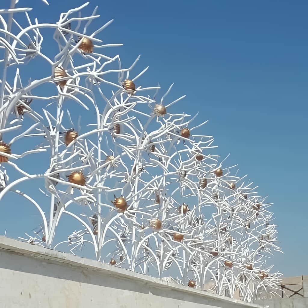 نمونه اجرای گل آفتابگردان روی دیوار