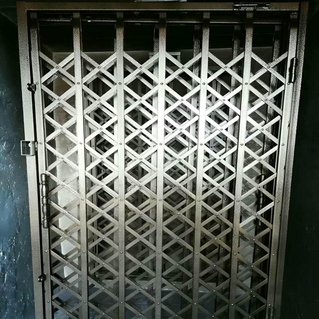 حفاظ درب ضد سرقت با شبکه منظم مشهد