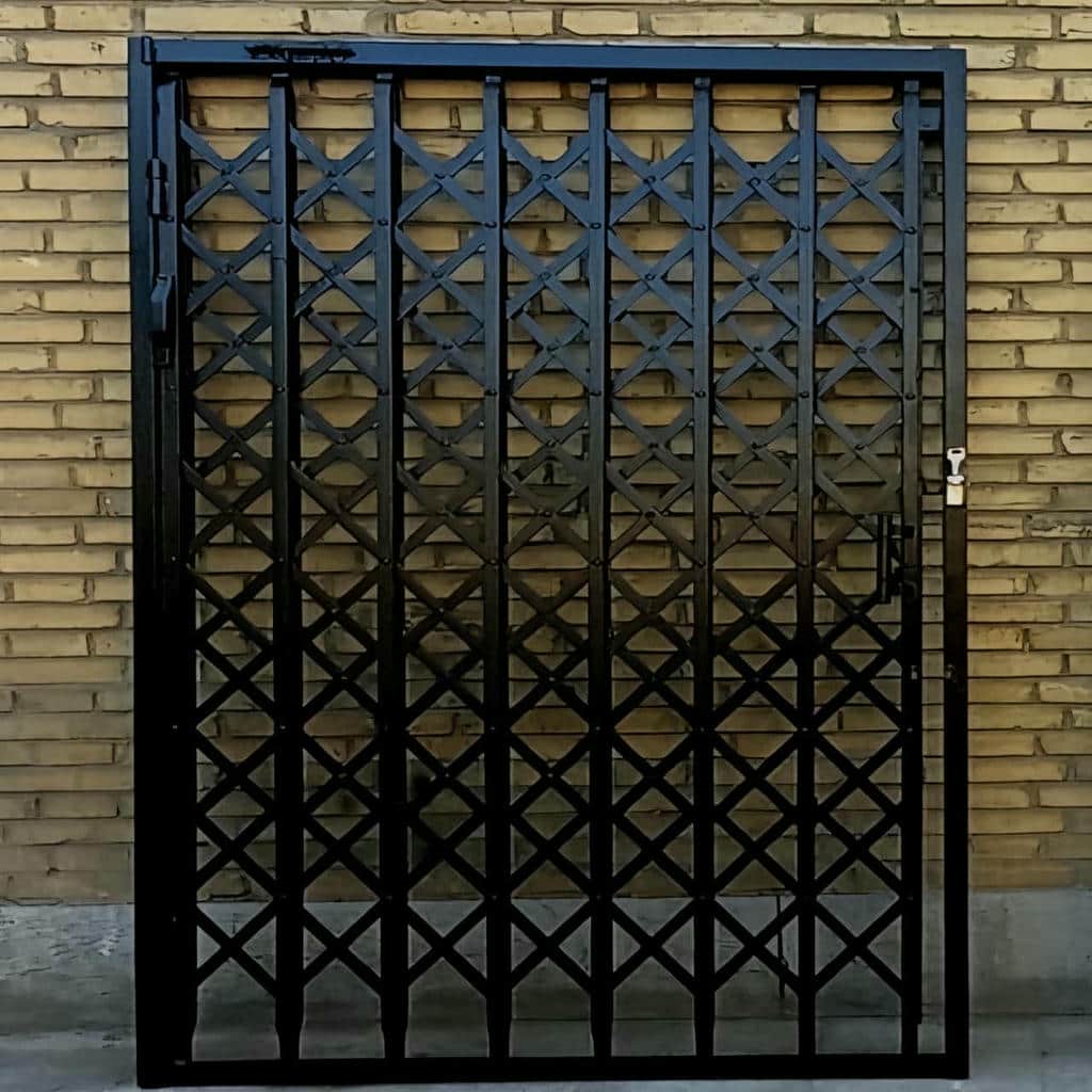 حفاظ جمع شونده فلزی ورودی ساختمان مشهد