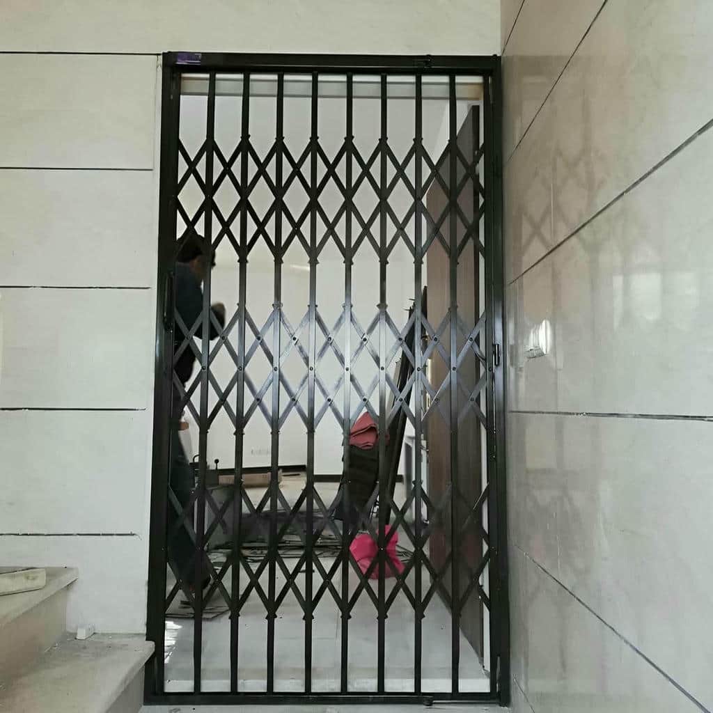 نرده آکاردئونی فلزی ورودی پروژه نوساز مشهد