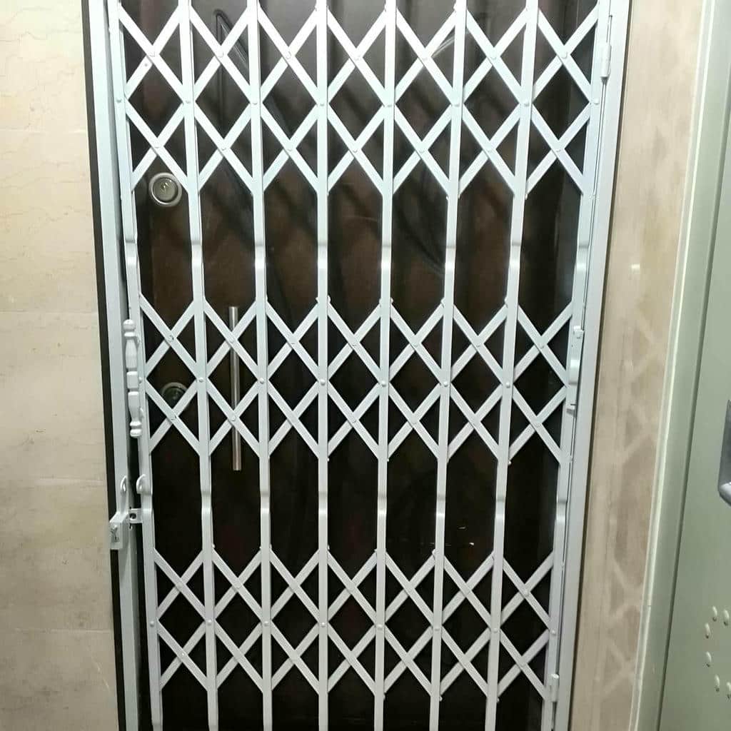 محافظ درب آپارتمان فلزی مشکی ورودی مشهد