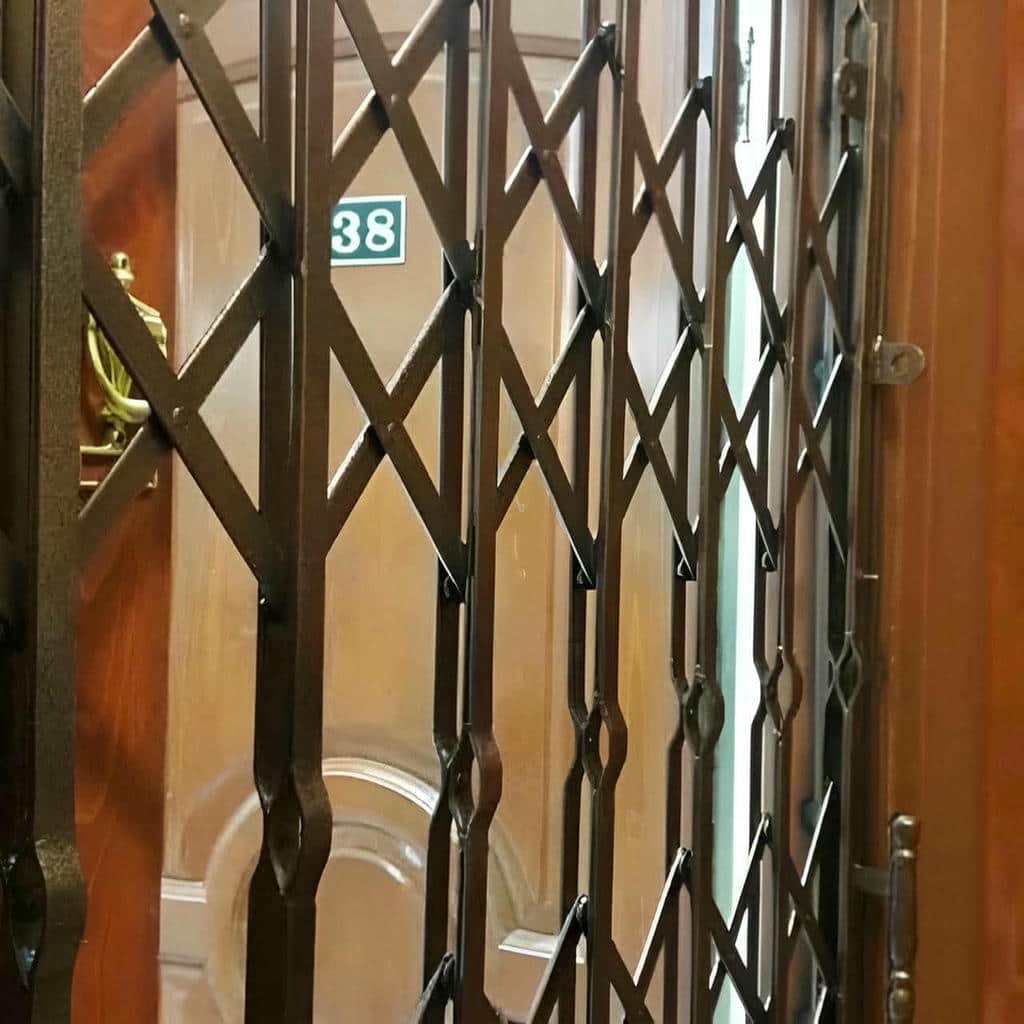 محافظ ورودی مناسب محیط خشک و آفتابی محافظ ورودی مناسب محیط خشک و آفتابی