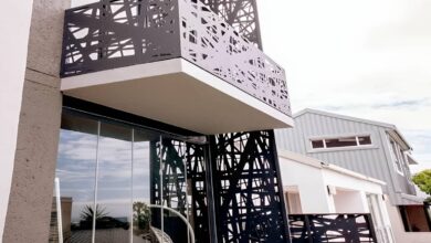 نرده بالکن ویلایی مشهد با طراحی مدرن نما
