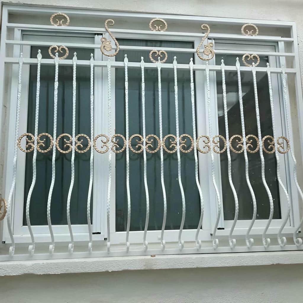 حفاظ پنجره فرفورژه مشهد با طرح کلاسیک