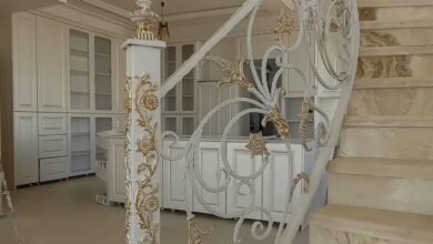 نرده بالکن آپارتمان کلاسیک در مشهد