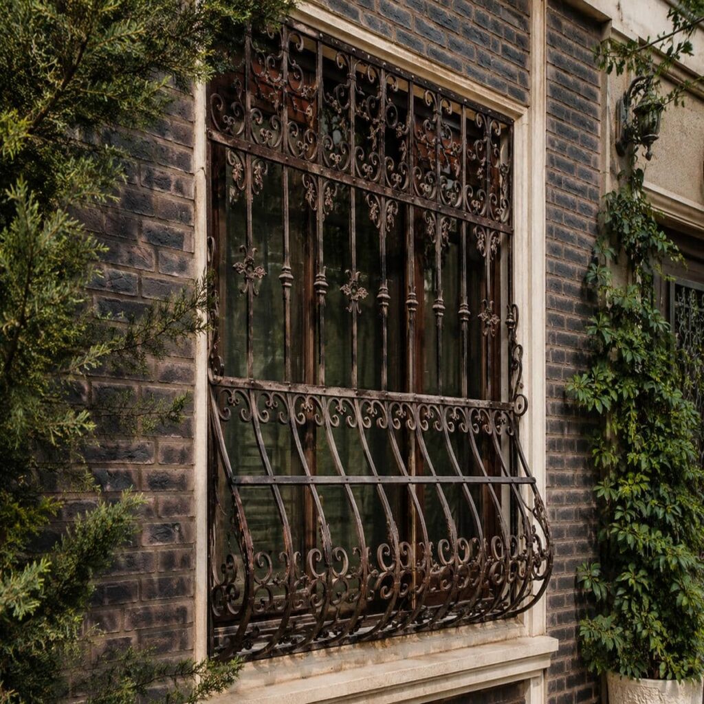 حفاظ پنجره دوجداره مشهد با قاب فلزی